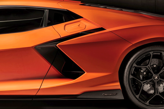 Lamborghini Revuelto 2024 10